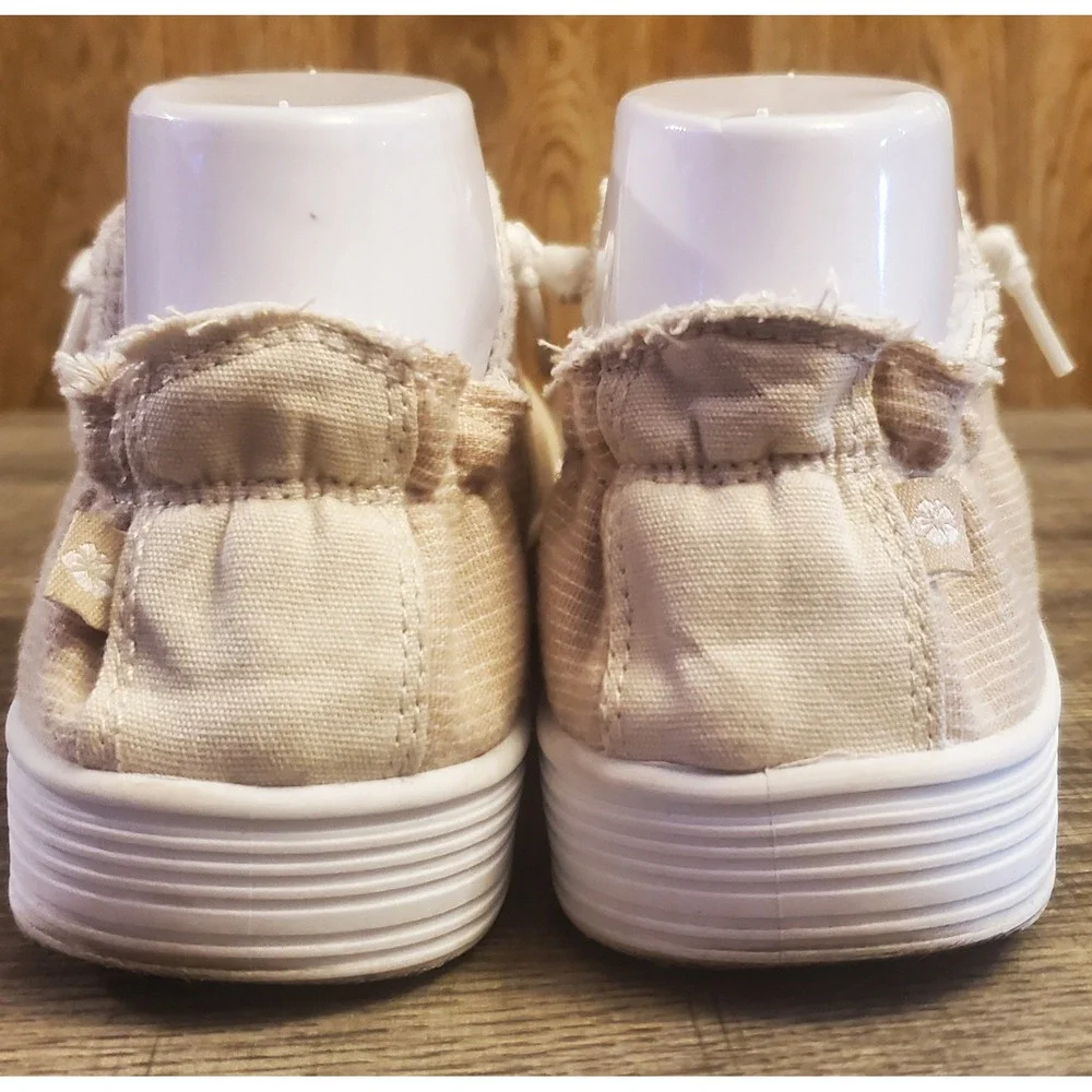 Tommy Bahama Slip On Sneakers Women's Size‎ 7.5 Tan